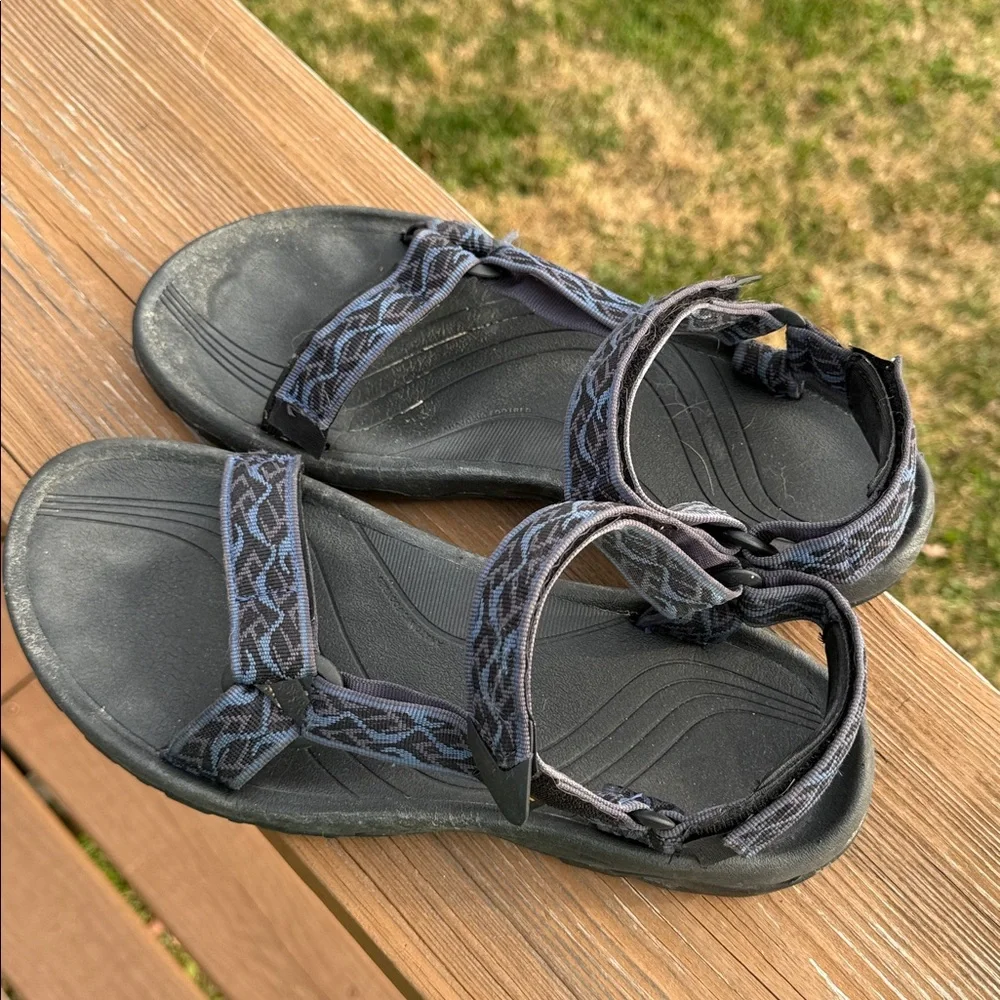 Teva Hurricane Sandals. Black / Blue Size 11